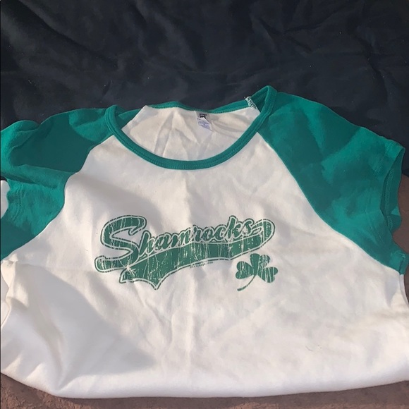 Shamrocks Tee - Picture 2 of 3